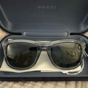 Gucci Black SunglassesGucci Gray black sunglasses
